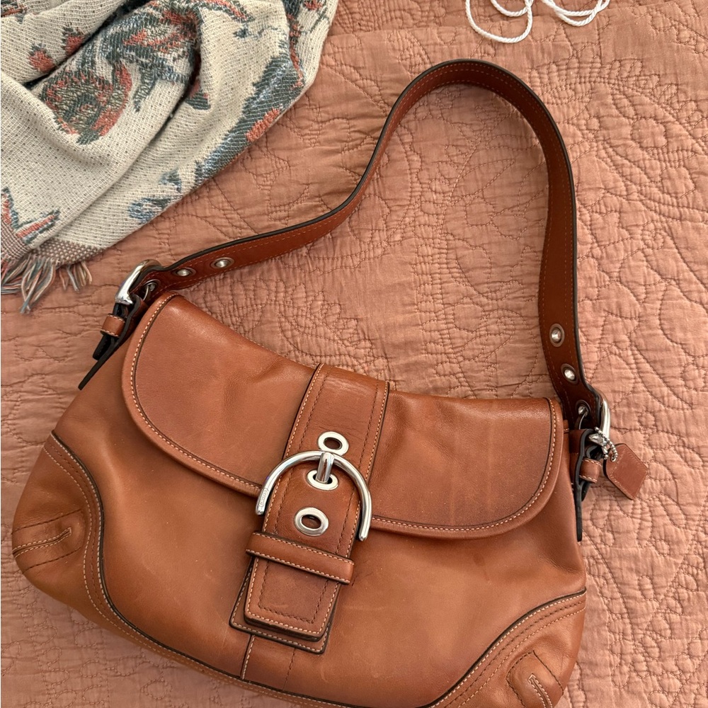 Vintage Coach Soho Buckle Shoulder Bag F10192